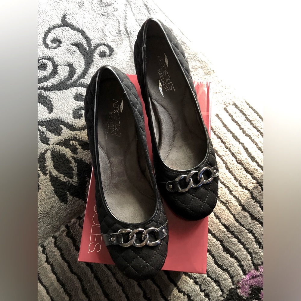 Aerosoles 9M black shoes, 1 inch heels